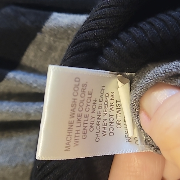 Apt 9 Sweater - Picture 4 of 4